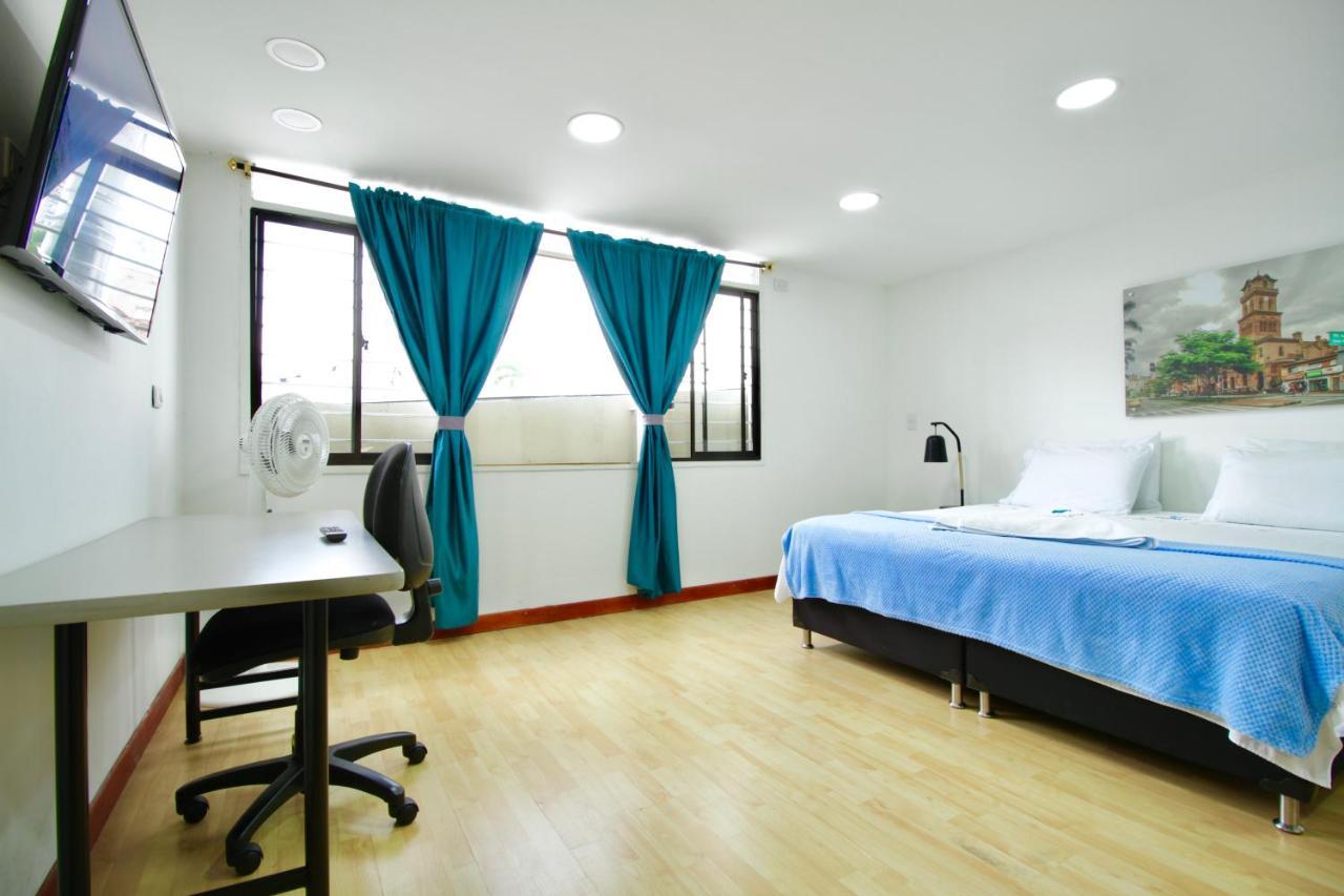 Poblado Park Guest House Medellin Ngoại thất bức ảnh