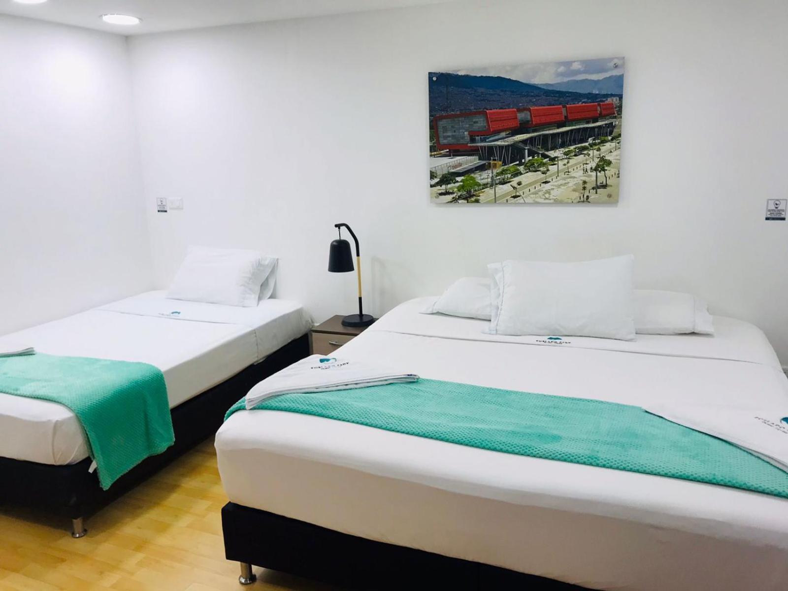 Poblado Park Guest House Medellin Ngoại thất bức ảnh