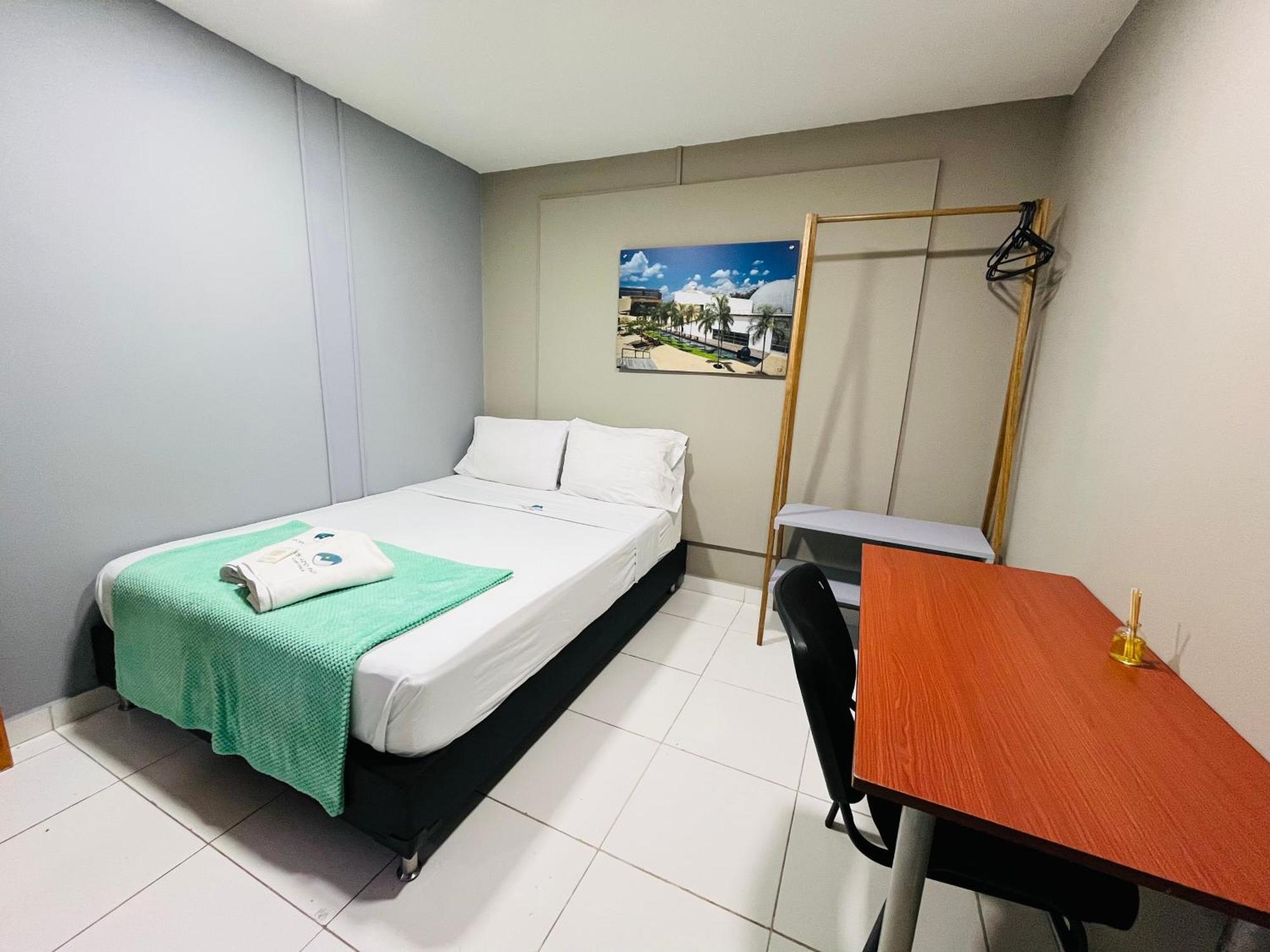 Poblado Park Guest House Medellin Ngoại thất bức ảnh