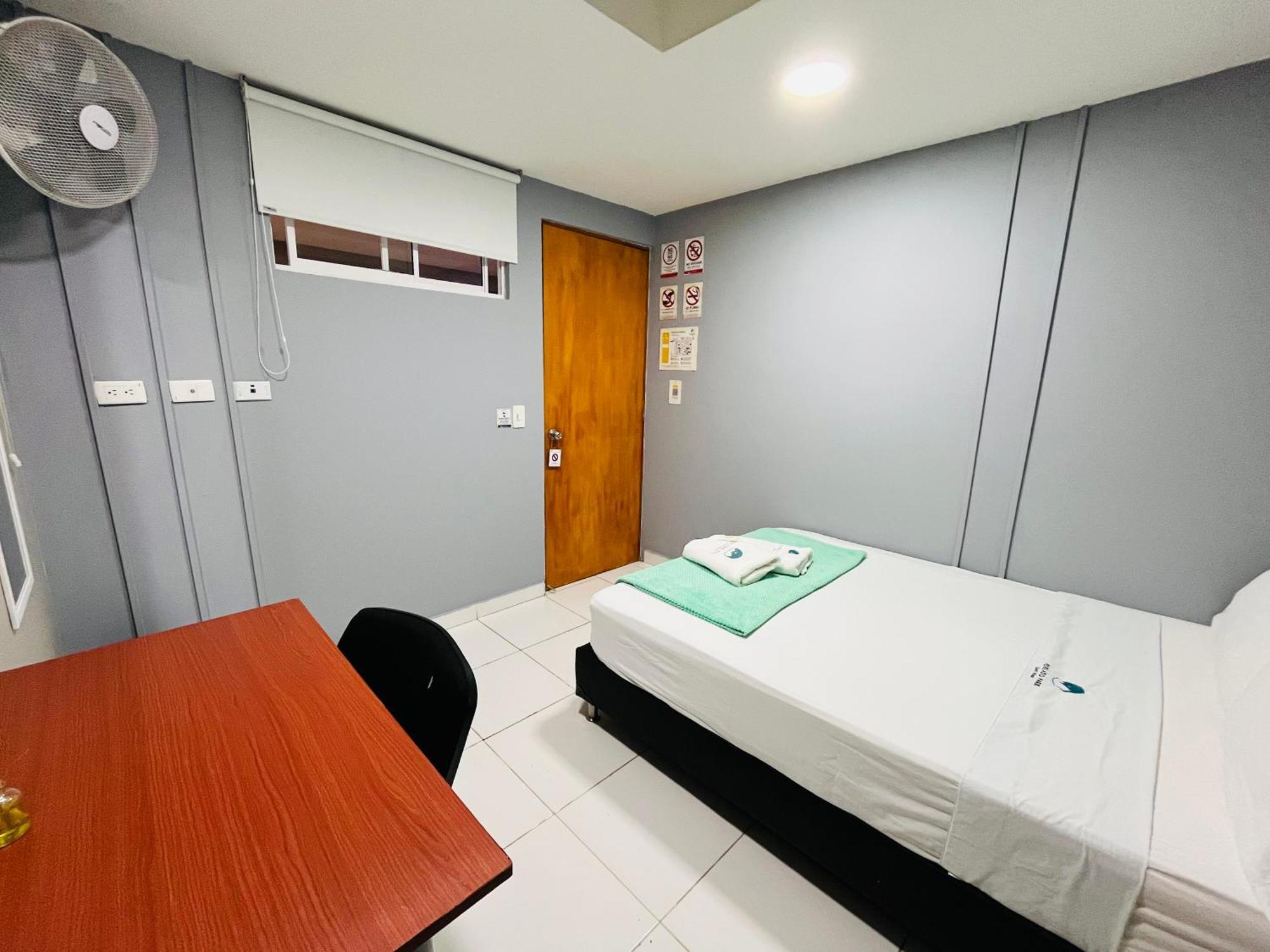 Poblado Park Guest House Medellin Ngoại thất bức ảnh