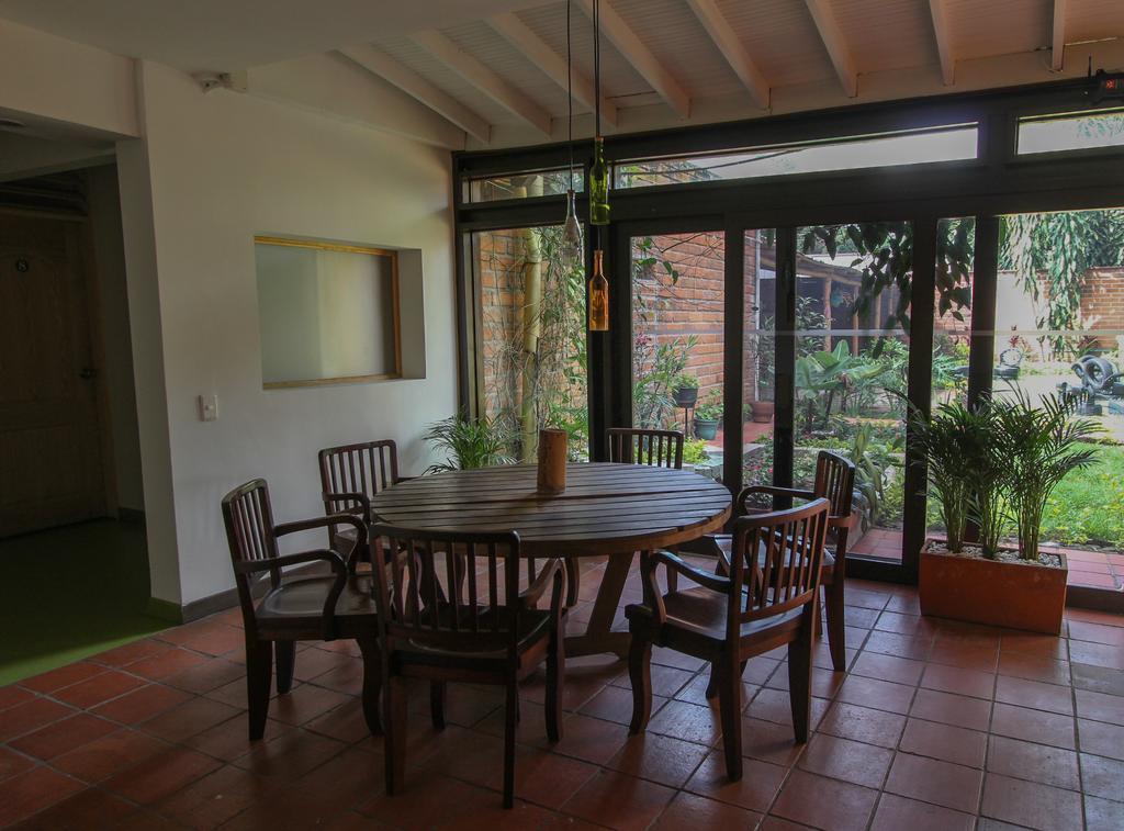 Poblado Park Guest House Medellin Ngoại thất bức ảnh